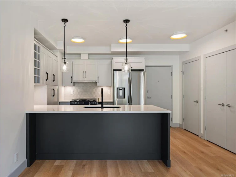 S305-737 Humboldt Street, Victoria, BC, V8W 4A4 - 7