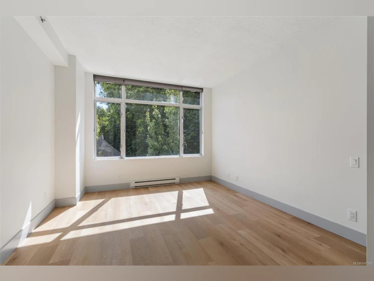 S305-737 Humboldt Street, Victoria, BC, V8W 4A4 - 16