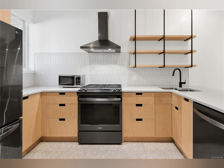6-590 Marine Drive, Ucluelet, BC, V0R 3A0 - 2