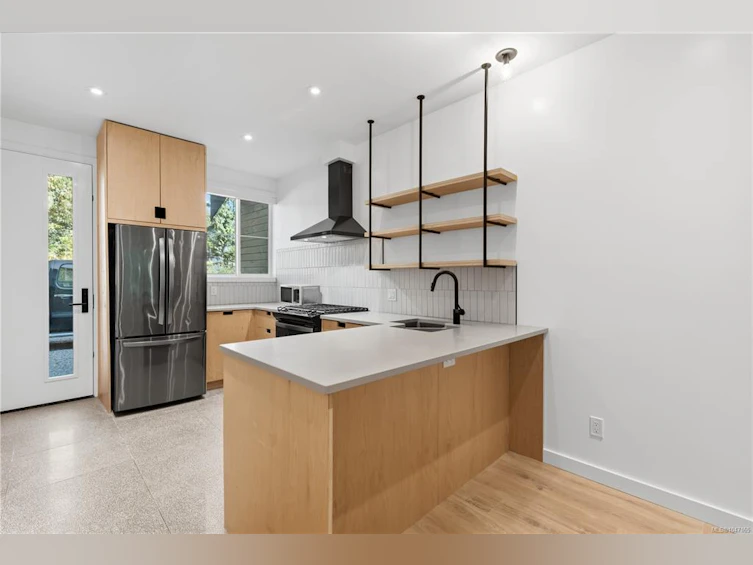 6-590 Marine Drive, Ucluelet, BC, V0R 3A0 - 3