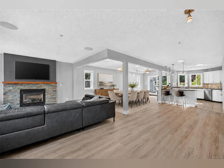 16 Edwards Estates Road, View Royal, BC, V9B 5X2 - 5