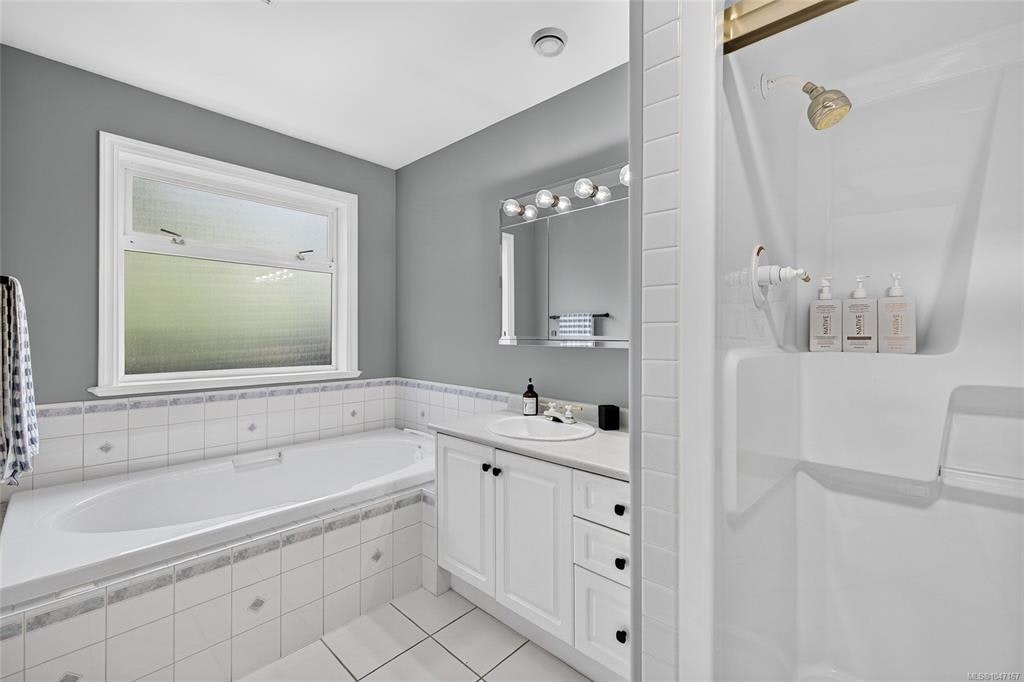 16 Edwards Estates Road, View Royal, BC, V9B 5X2 - 36