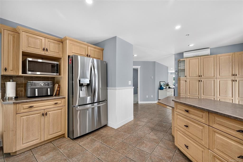 16 Edwards Estates Road, View Royal, BC, V9B 5X2 - 32