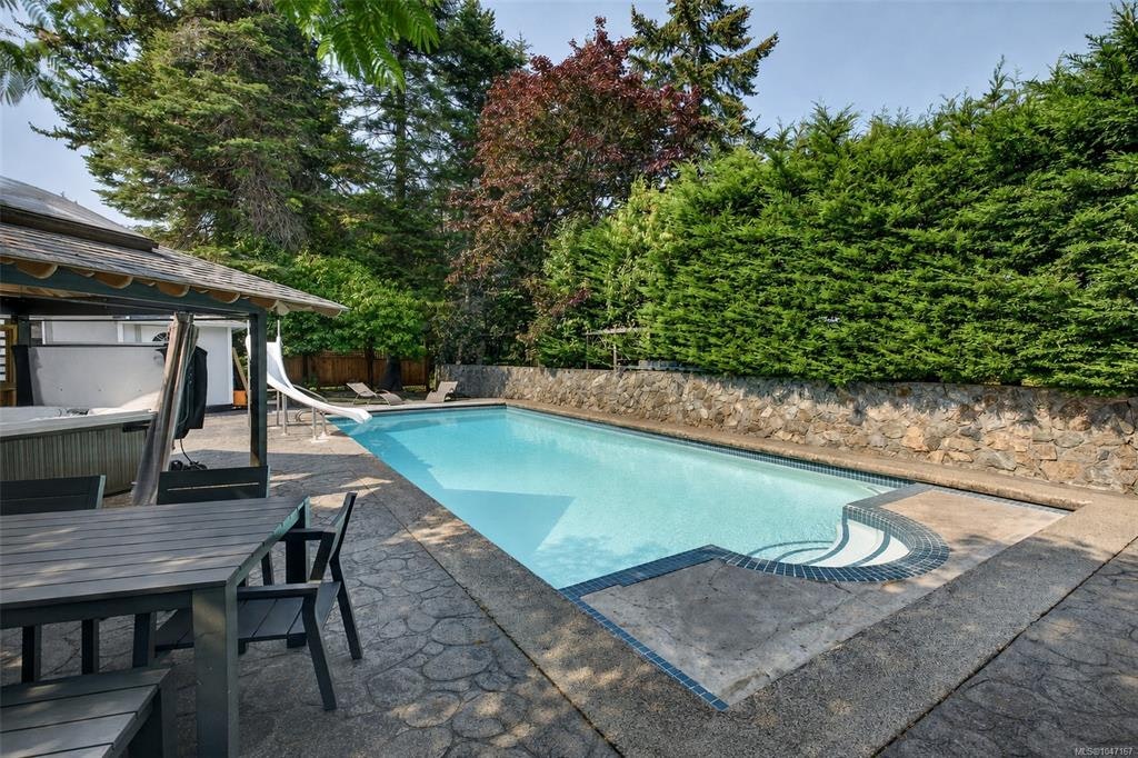 16 Edwards Estates Road, View Royal, BC, V9B 5X2 - 22