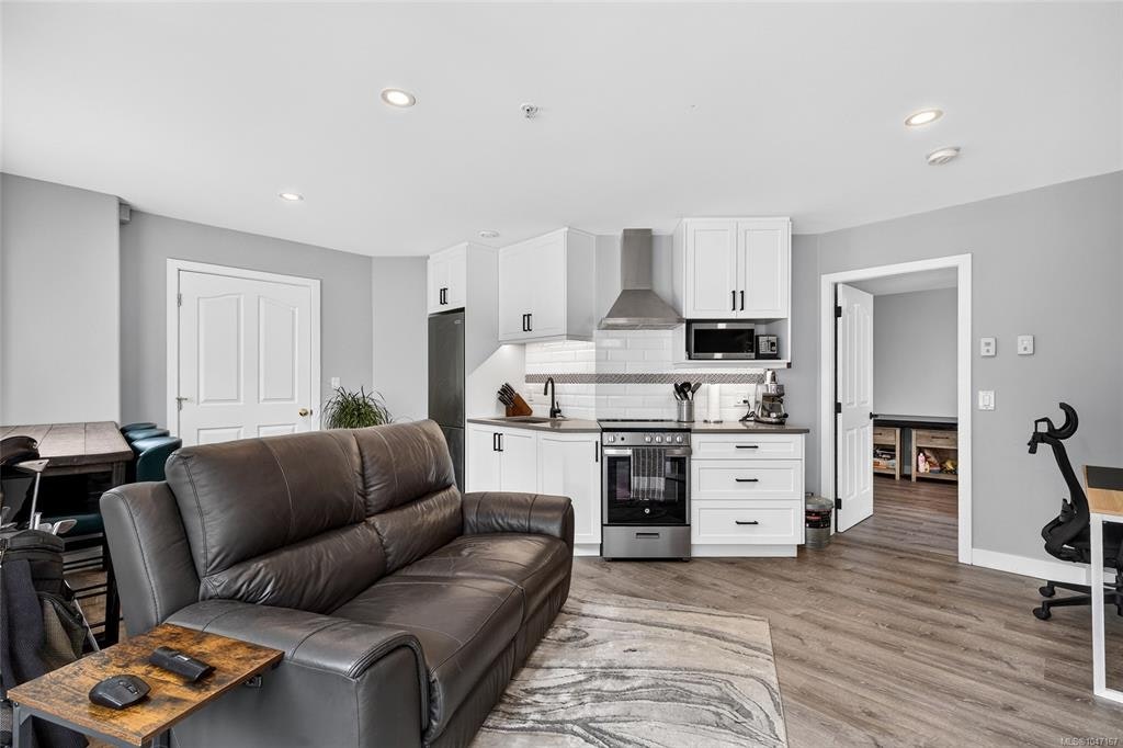 16 Edwards Estates Road, View Royal, BC, V9B 5X2 - 43