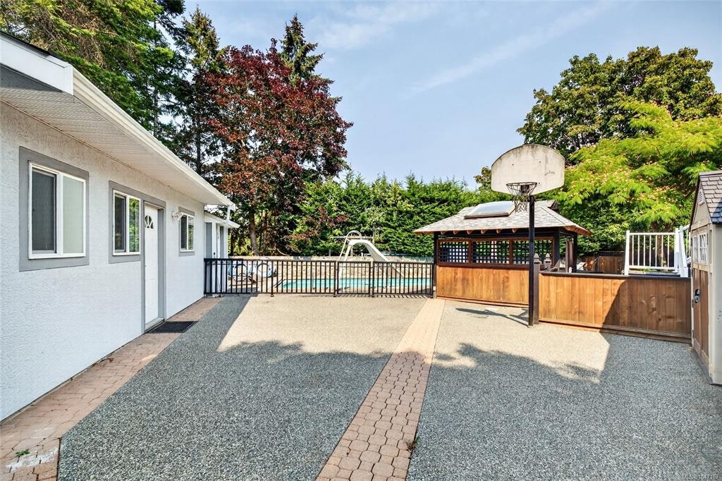 16 Edwards Estates Road, View Royal, BC, V9B 5X2 - 50