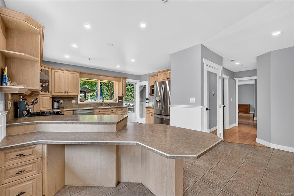 16 Edwards Estates Road, View Royal, BC, V9B 5X2 - 29
