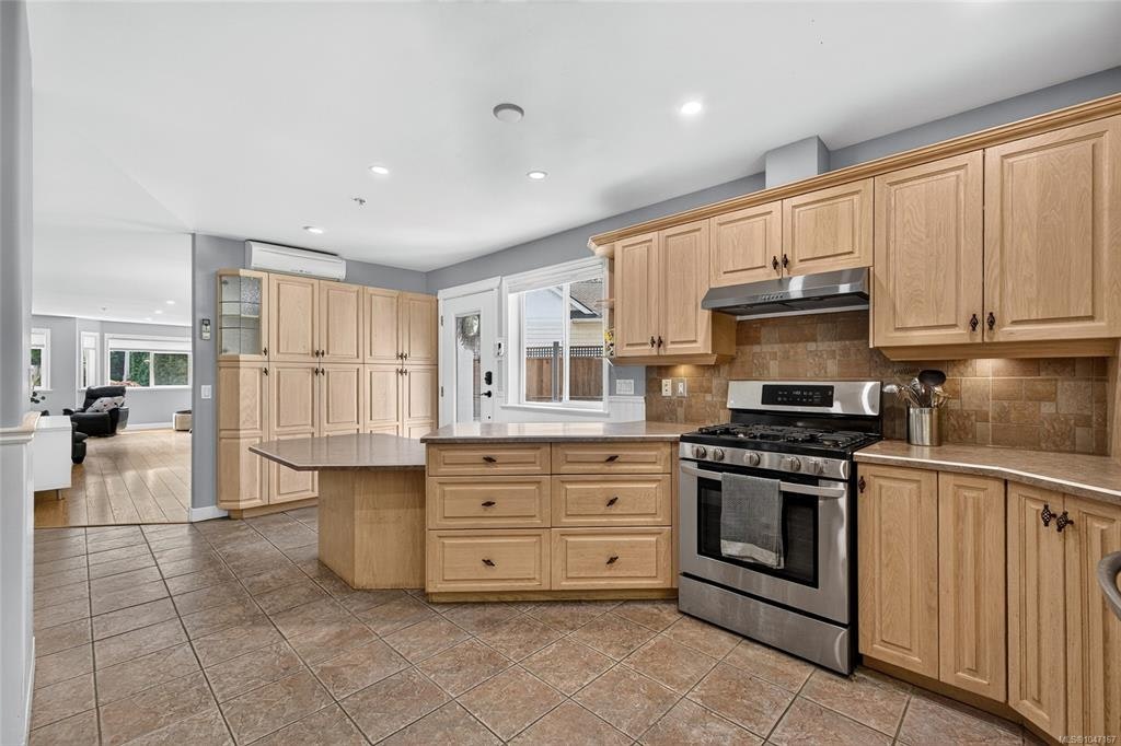 16 Edwards Estates Road, View Royal, BC, V9B 5X2 - 31