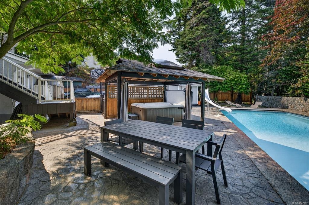 16 Edwards Estates Road, View Royal, BC, V9B 5X2 - 21