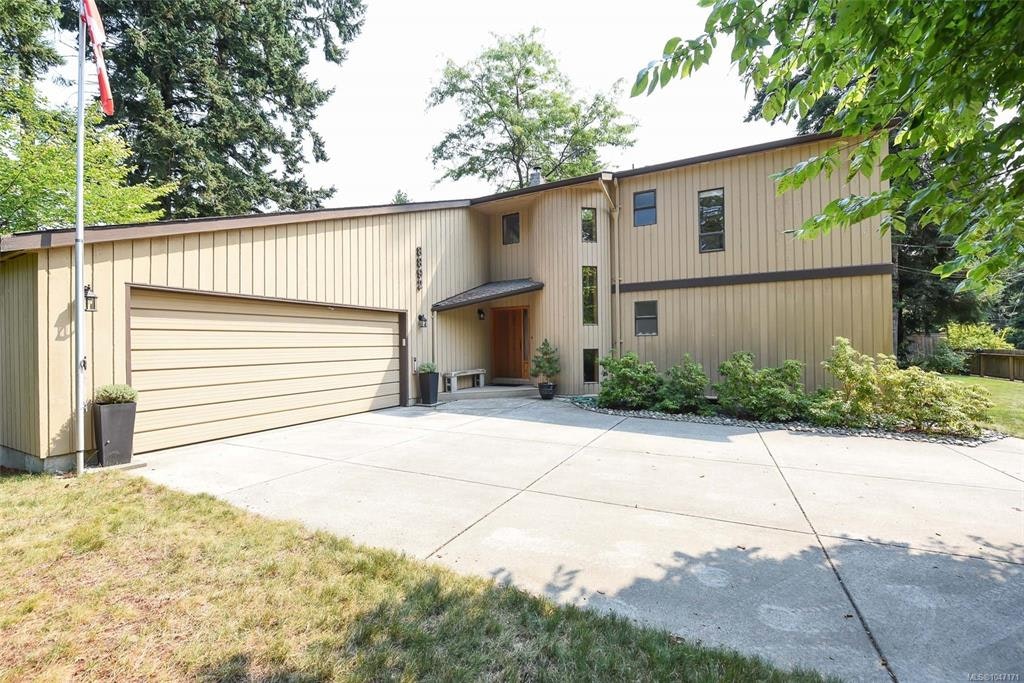 8892 Henderson Avenue, Black Creek, BC, V9J 1A5