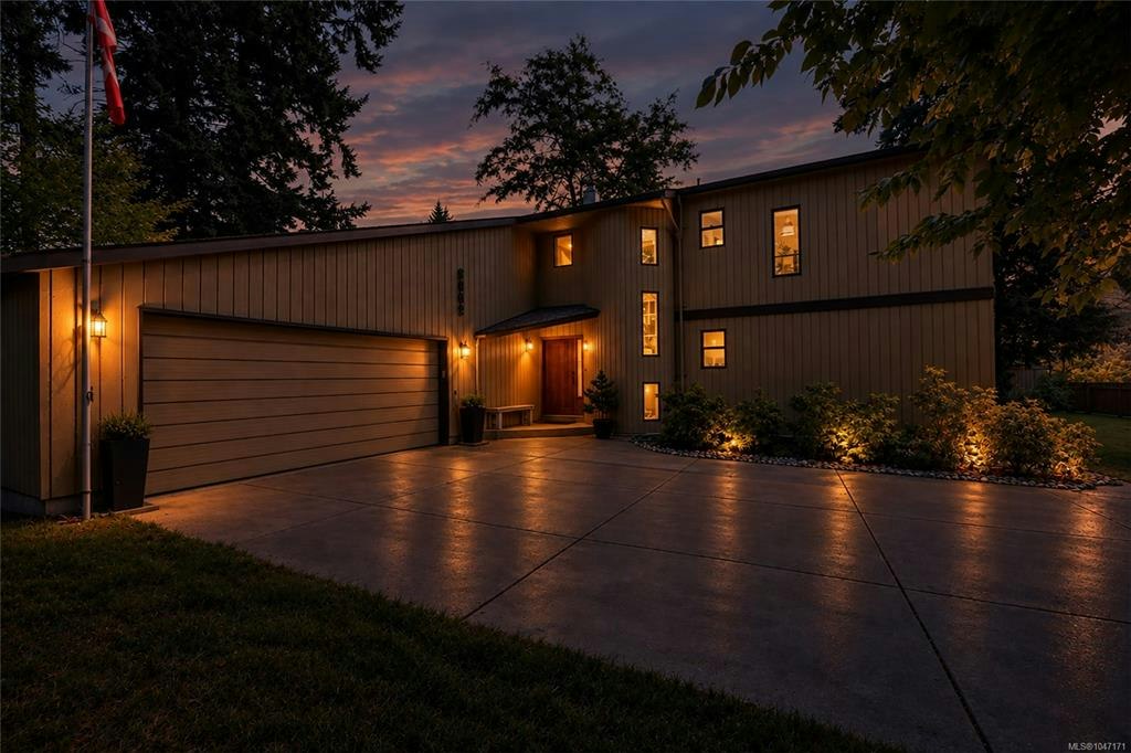 8892 Henderson Avenue, Black Creek, BC, V9J 1A5