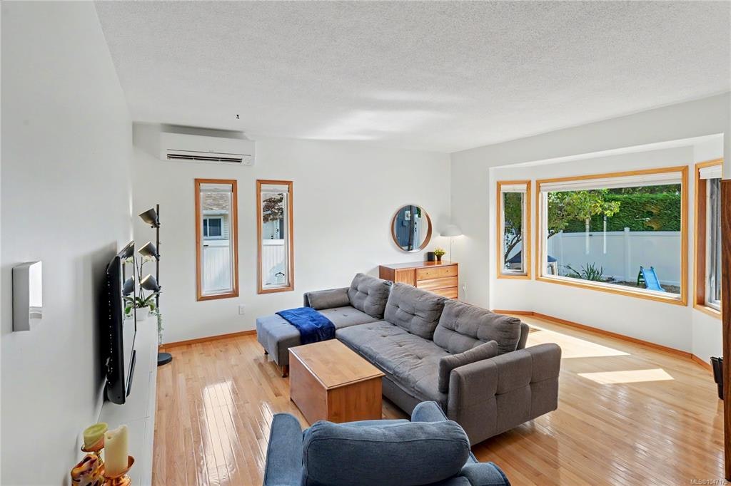 3730 Departure Bay Road - 5