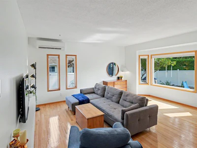 3730 Departure Bay Road - 5