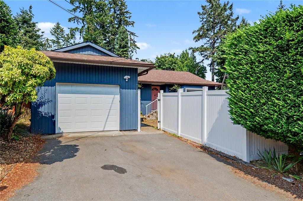 3730 Departure Bay Road - 3