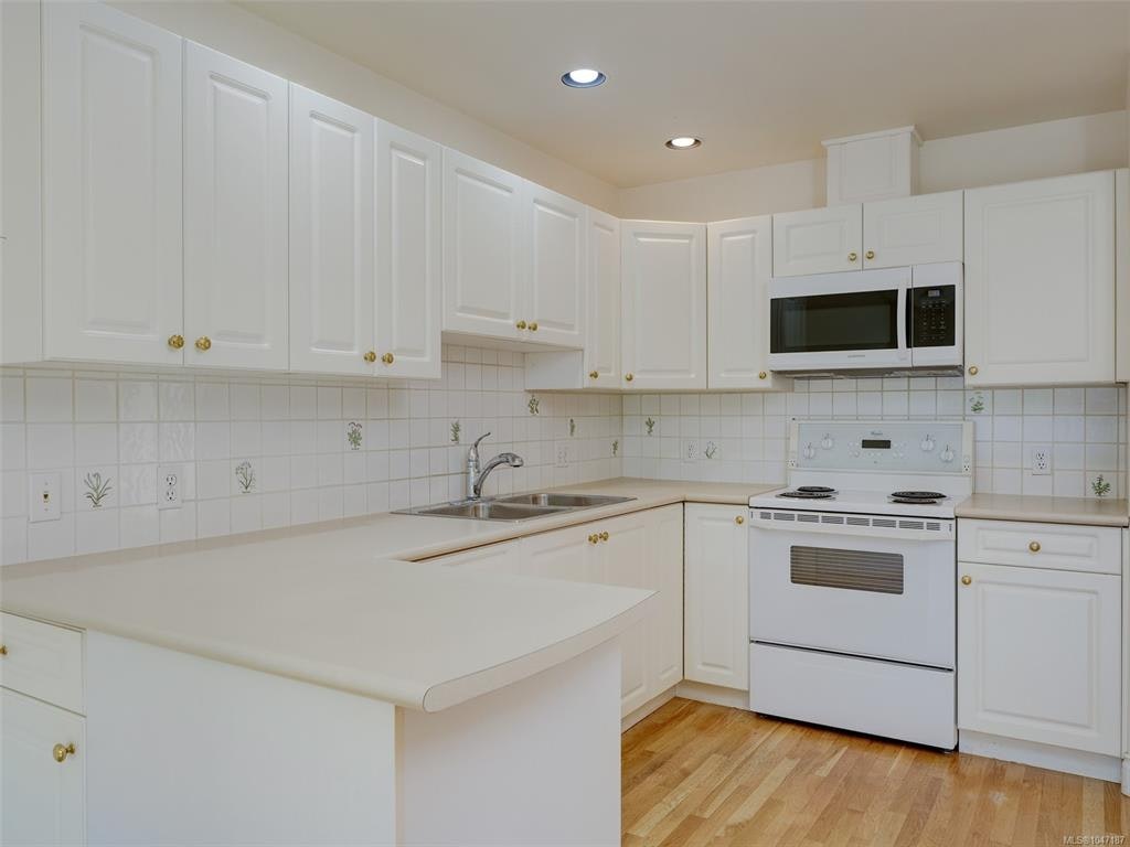 77-530 Marsett Place, Saanich, BC, V8Z 7J2 - 9