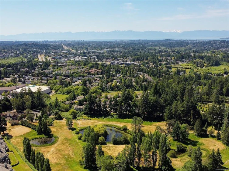 77-530 Marsett Place, Saanich, BC, V8Z 7J2 - 37