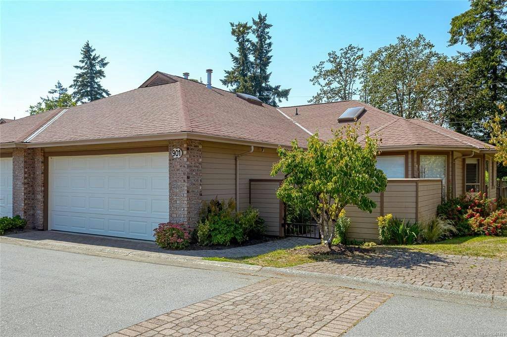 901-4515 Pipeline Road, Saanich, BC, V8Z 5M3