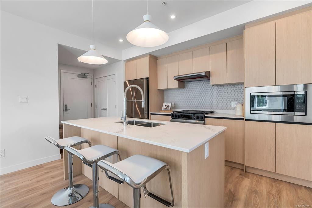 101-2000 West Park Lane, View Royal, BC, V9B 3R7