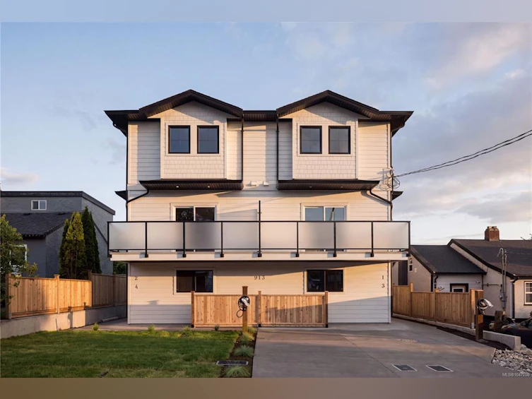 1-913 Dale Street, Saanich, BC, V8X 2V9 - 24