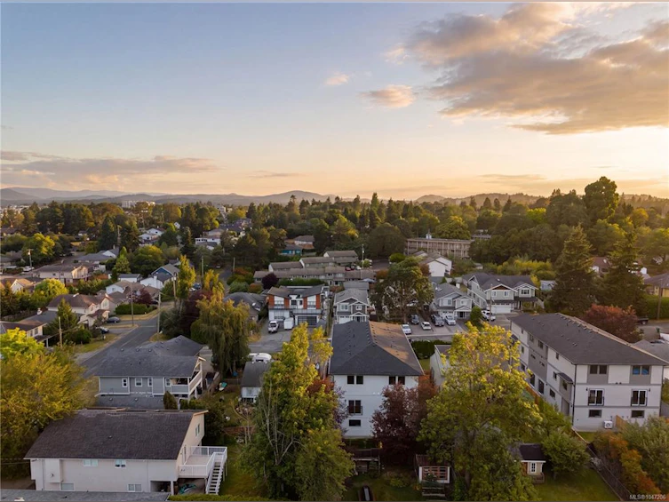 1-913 Dale Street, Saanich, BC, V8X 2V9 - 26