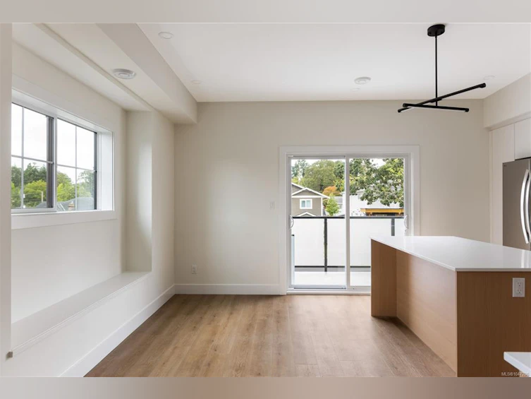 1-913 Dale Street, Saanich, BC, V8X 2V9 - 8