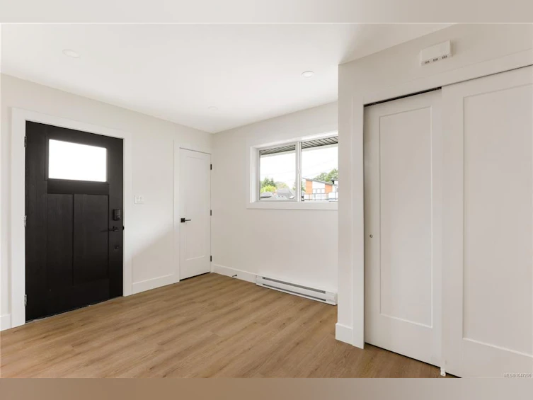 1-913 Dale Street, Saanich, BC, V8X 2V9 - 22