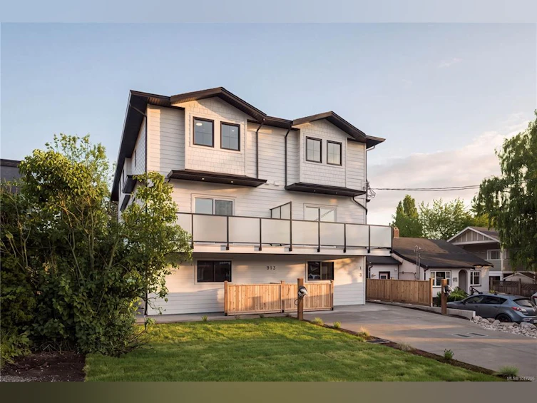 1-913 Dale Street, Saanich, BC, V8X 2V9 - 25