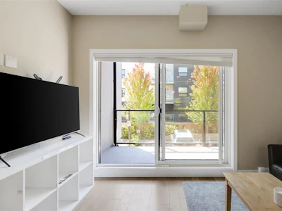 6-618 Lampson Street - 5