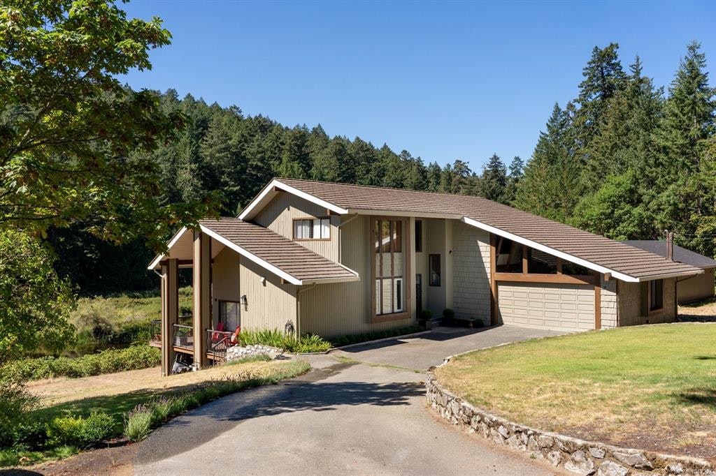 5320 Old West Saanich Road, Saanich, BC, V9E 2A9