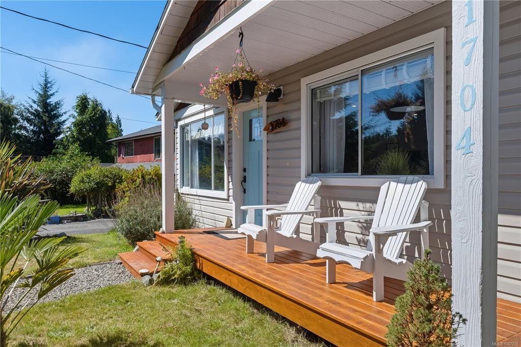 1704 Holly Crescent, Ucluelet, BC, V0R 3A0 - 11