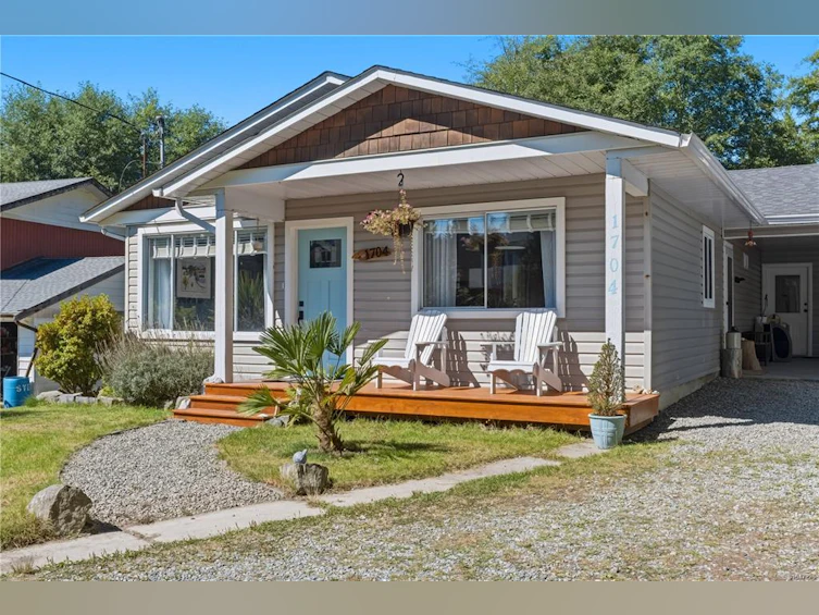 1704 Holly Crescent, Ucluelet, BC, V0R 3A0 - 10