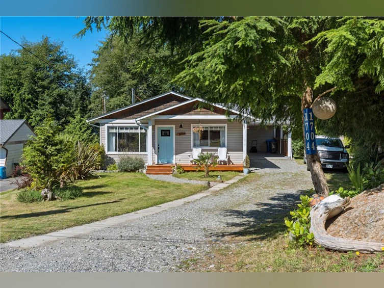 1704 Holly Crescent, Ucluelet, BC, V0R 3A0