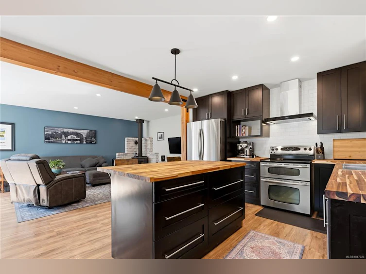 1704 Holly Crescent, Ucluelet, BC, V0R 3A0 - 18