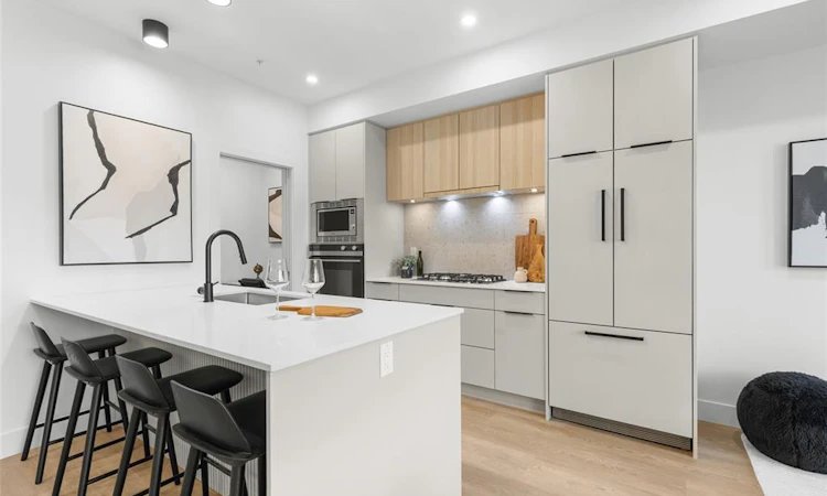 408-2341 Bear Mountain Pkwy