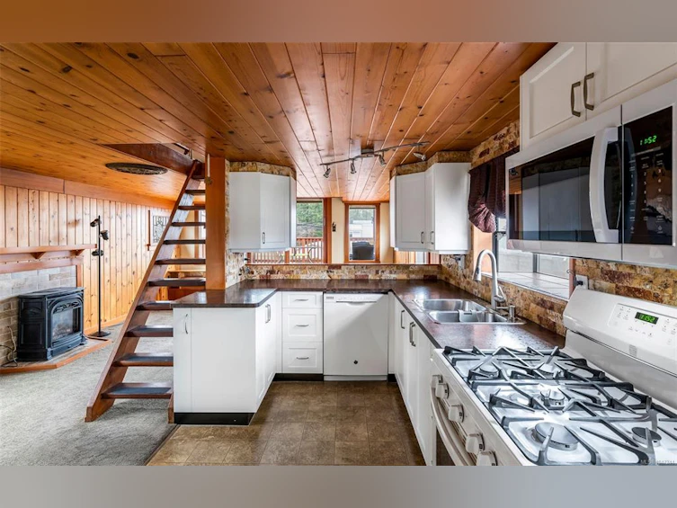 1547 Joan Avenue, Crofton, BC, V0R 1R0 - 10