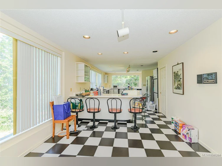 3967 Juan De Fuca Terrace, Saanich, BC, V8N 5W9 - 13