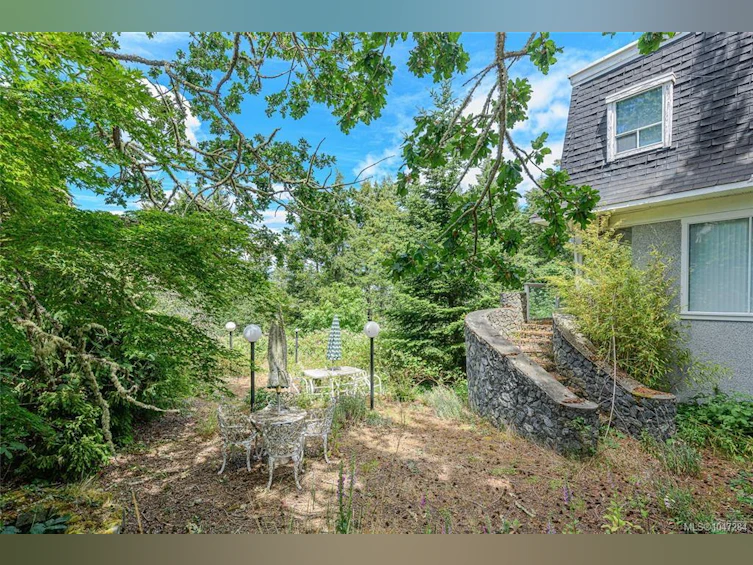 3967 Juan De Fuca Terrace, Saanich, BC, V8N 5W9 - 42
