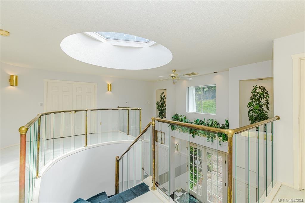 3967 Juan De Fuca Terrace, Saanich, BC, V8N 5W9 - 12