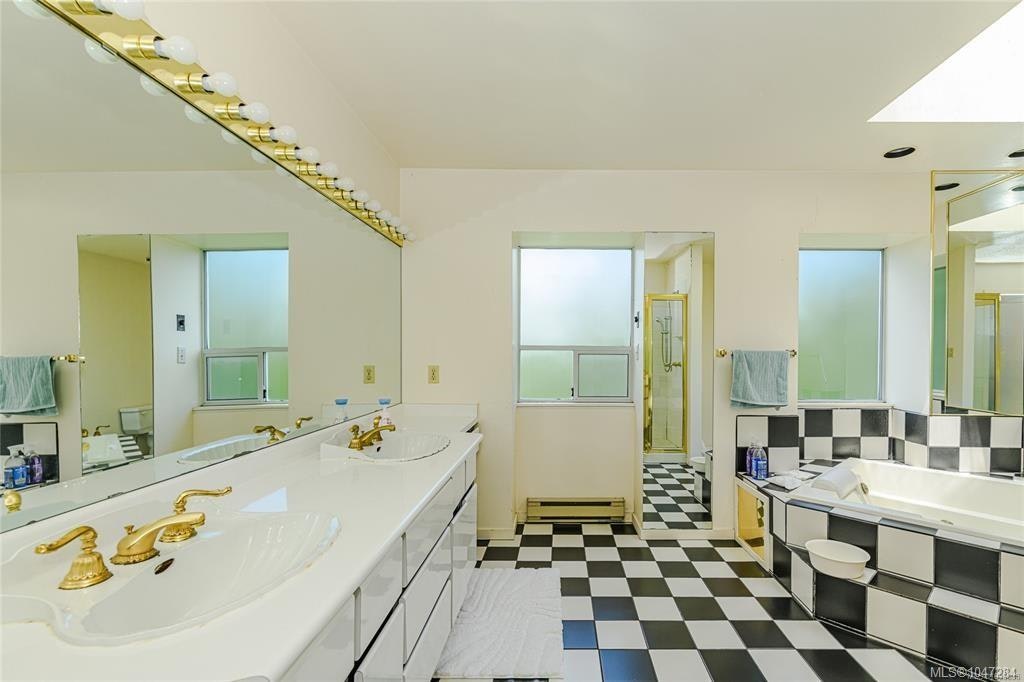 3967 Juan De Fuca Terrace, Saanich, BC, V8N 5W9 - 18
