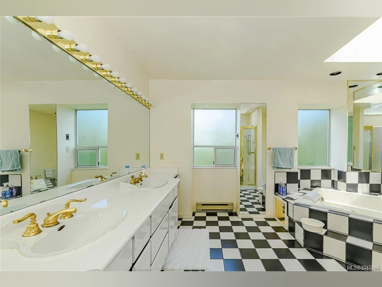 3967 Juan De Fuca Terrace, Saanich, BC, V8N 5W9 - 18