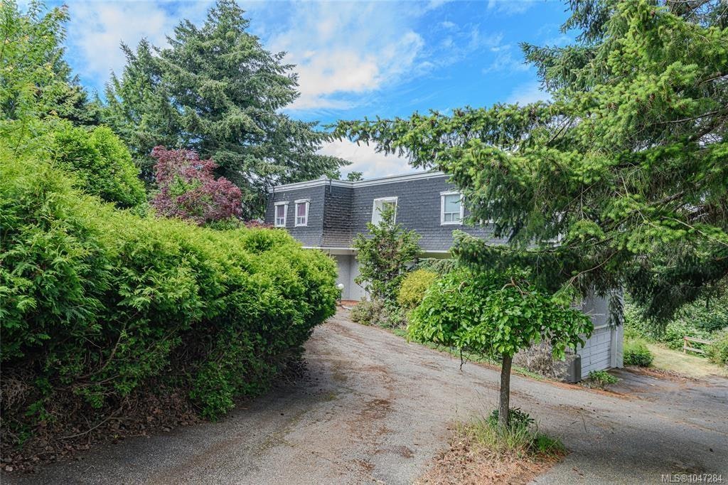 3967 Juan De Fuca Terrace, Saanich, BC, V8N 5W9 - 4
