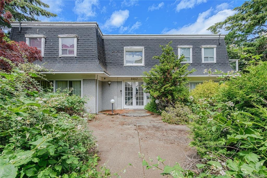 3967 Juan De Fuca Terrace, Saanich, BC, V8N 5W9