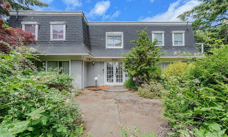 3967 Juan De Fuca Terrace