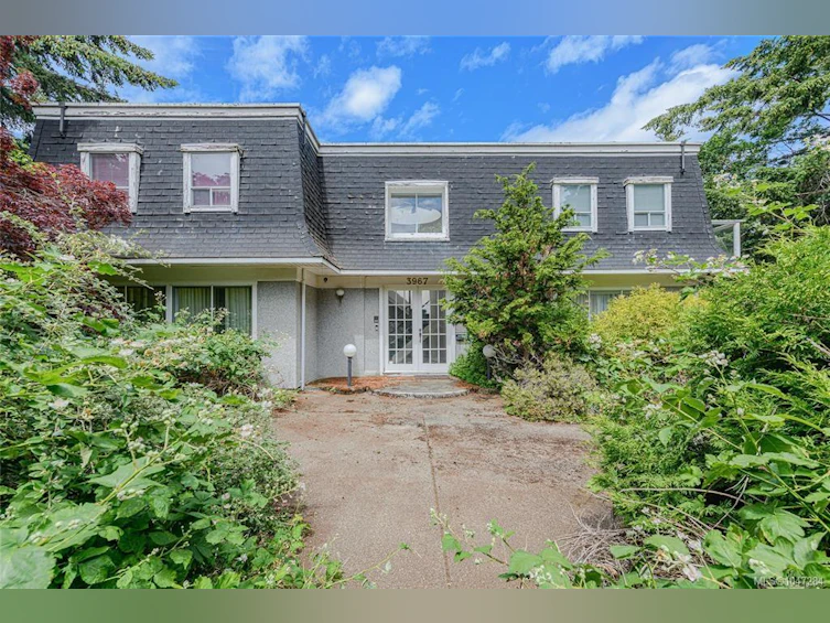 3967 Juan De Fuca Terrace, Saanich, BC, V8N 5W9