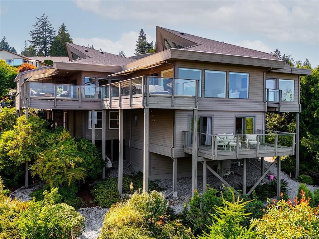 8865 Park Pacific Terrace, North Saanich, BC, V8L 5B1