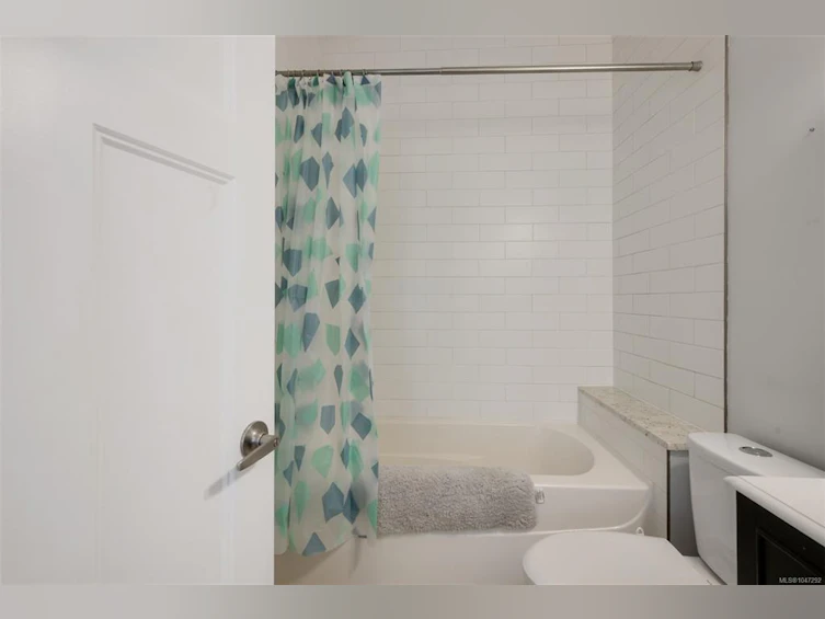 737 Vancouver Street, Victoria, BC, V8V 3V4 - 32