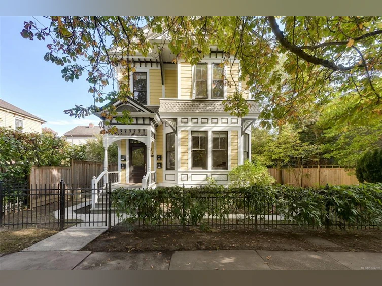 737 Vancouver Street, Victoria, BC, V8V 3V4 - 2