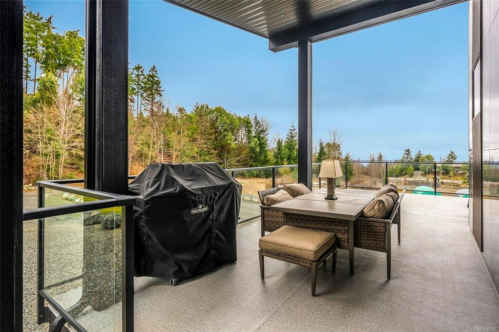 1704 Warn Way, Qualicum Beach, BC, V9K 2S3 - 14