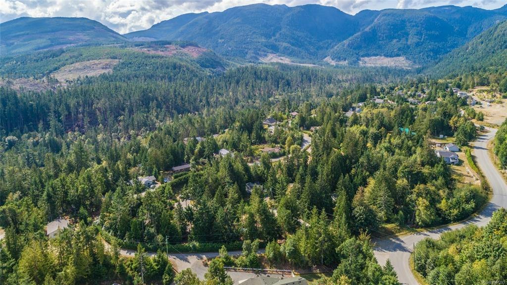 1704 Warn Way, Qualicum Beach, BC, V9K 2S3 - 9