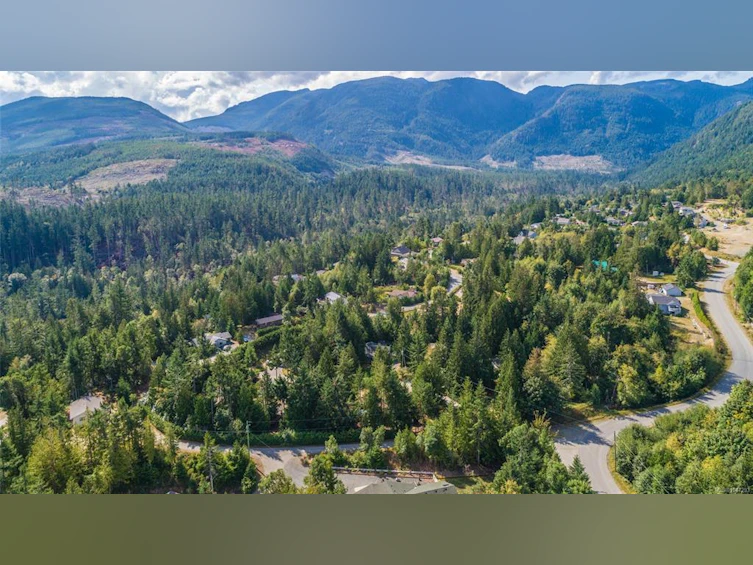 1704 Warn Way, Qualicum Beach, BC, V9K 2S3 - 9
